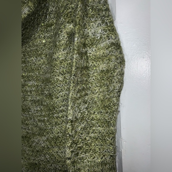 Chicos green shimmery sequin off the shoulder sweater size 0 (medium) - Picture 7 of 12